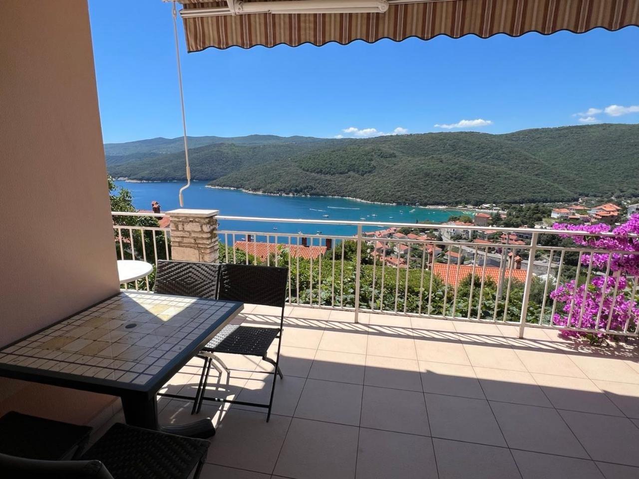 Apartments Alma Рабац Екстериор снимка