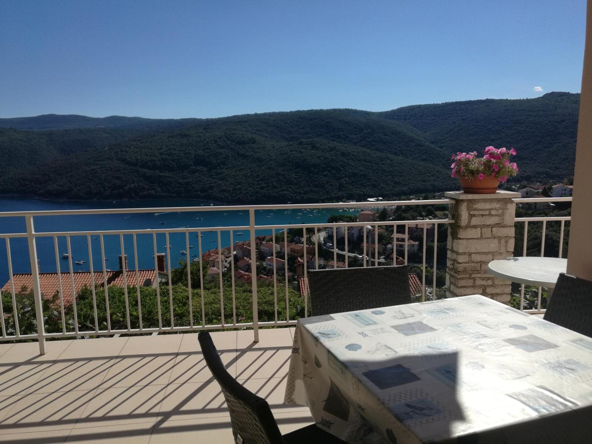 Apartments Alma Рабац Екстериор снимка